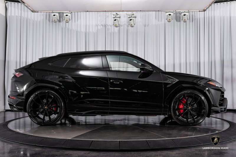 Used 2019 Lamborghini Urus image 19