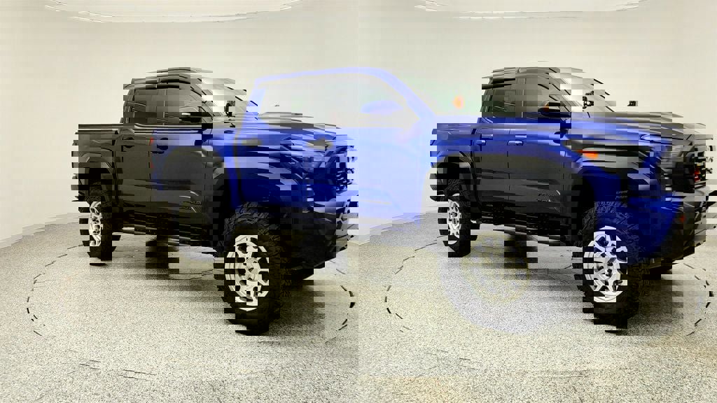 Used 2024 Toyota Tacoma TRD Sport w/ TRD Sport Upgrade Package image 3