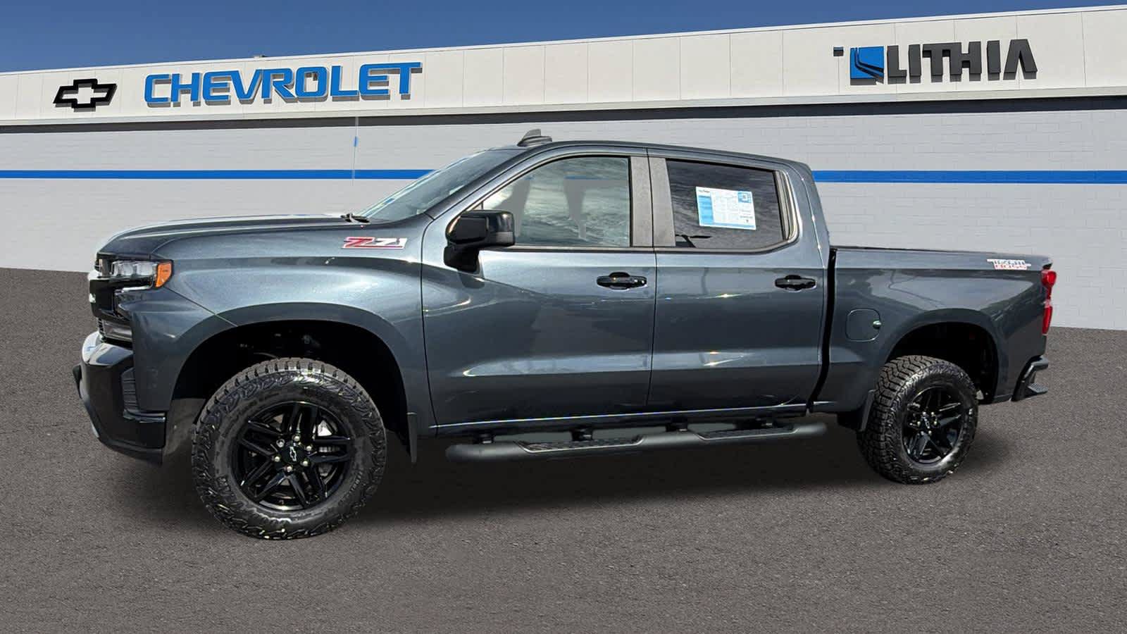 Used 2021 Chevrolet Silverado 1500 LT Trail Boss w/ LPO, Dark Essentials Package AWD/4WD image 8