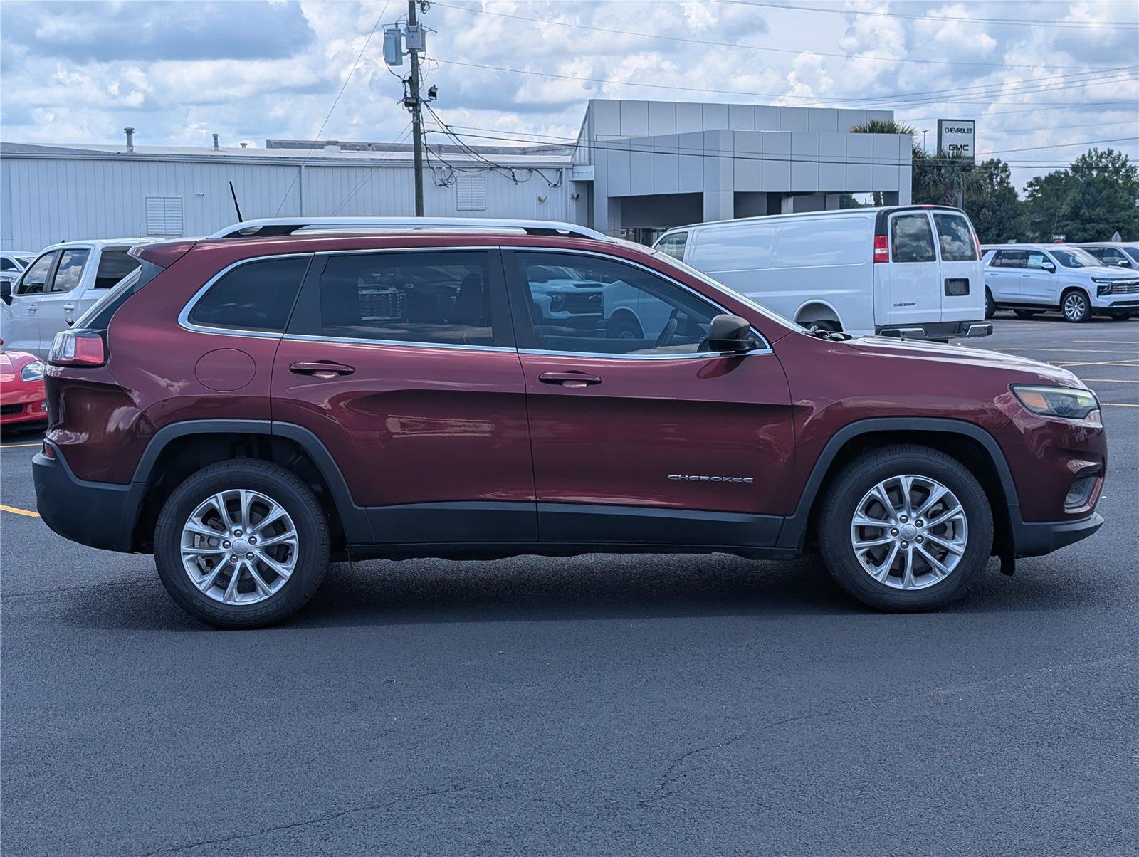 Used 2019 Jeep Cherokee Latitude w/ Popular Appearance Group FWD image 6