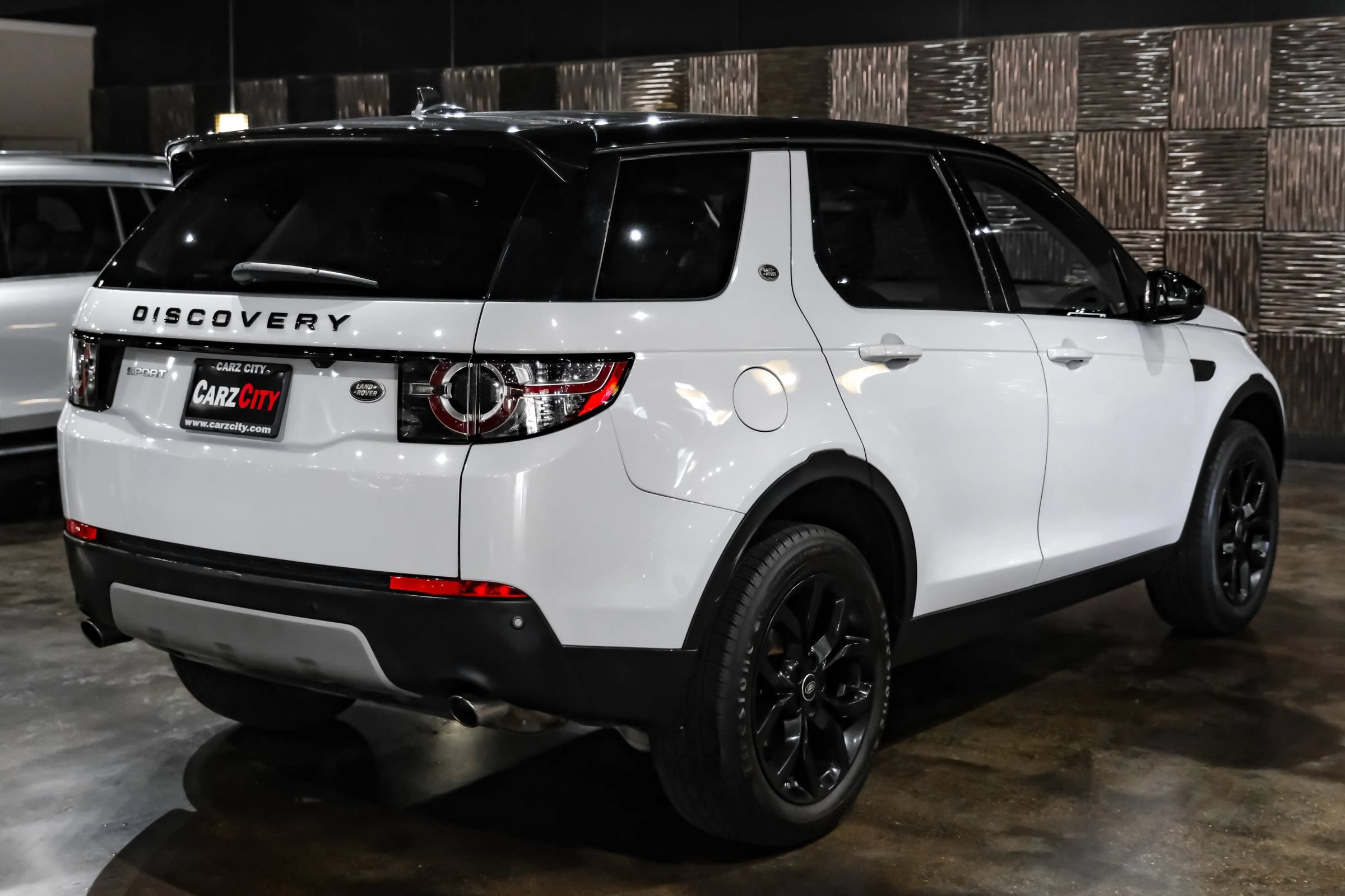 Used 2015 Land Rover Discovery Sport HSE AWD/4WD image 8