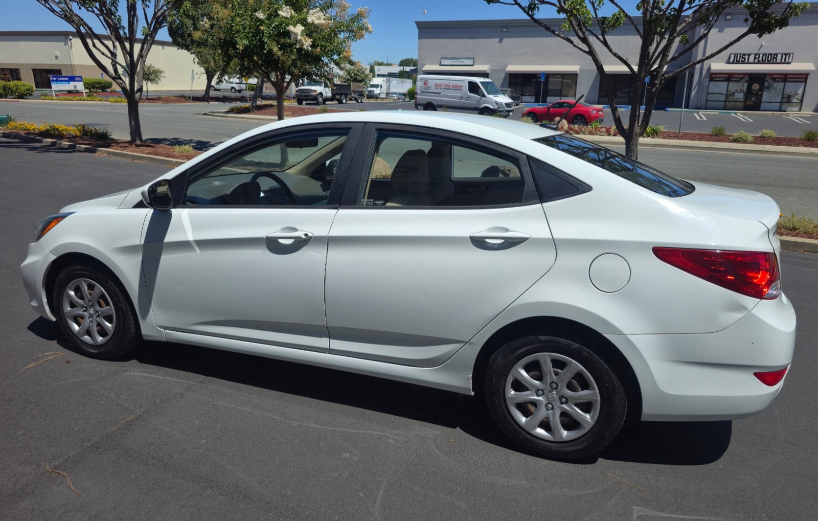 Used 2014 Hyundai Accent GLS FWD image 5