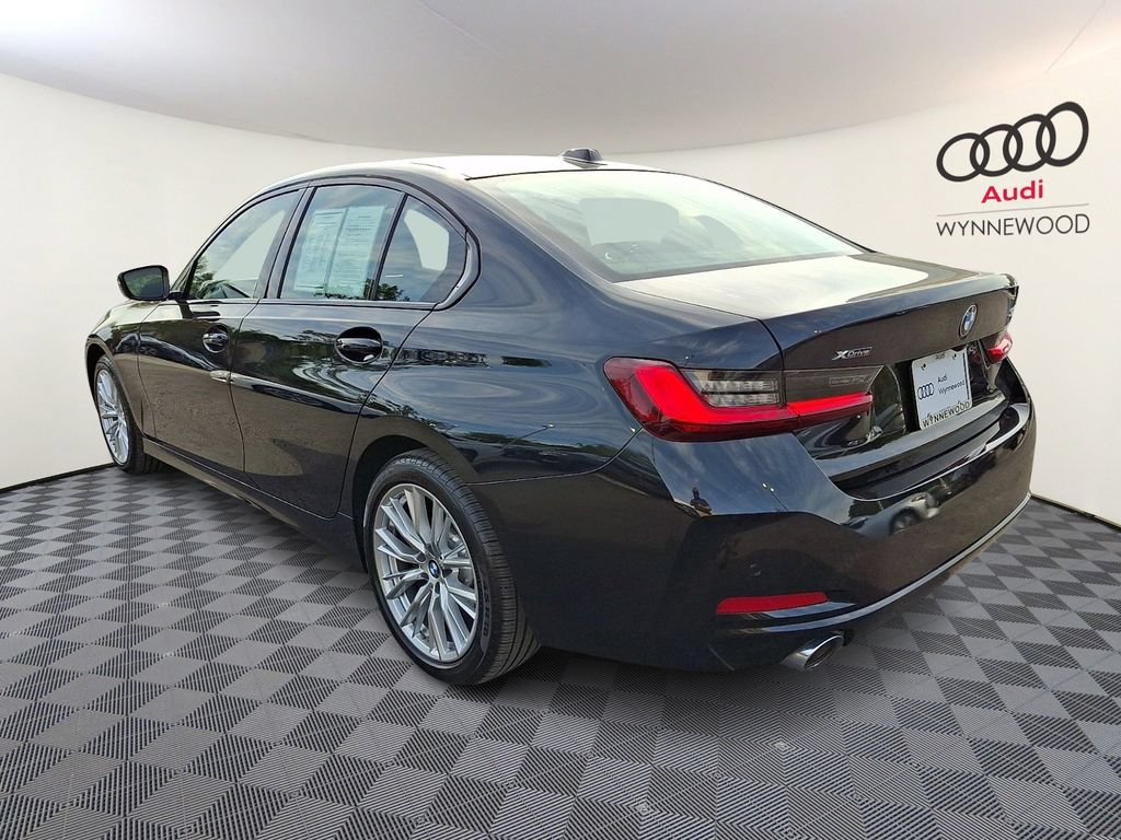 Used 2023 BMW 330i xDrive Sedan w/ Premium Package AWD/4WD image 4