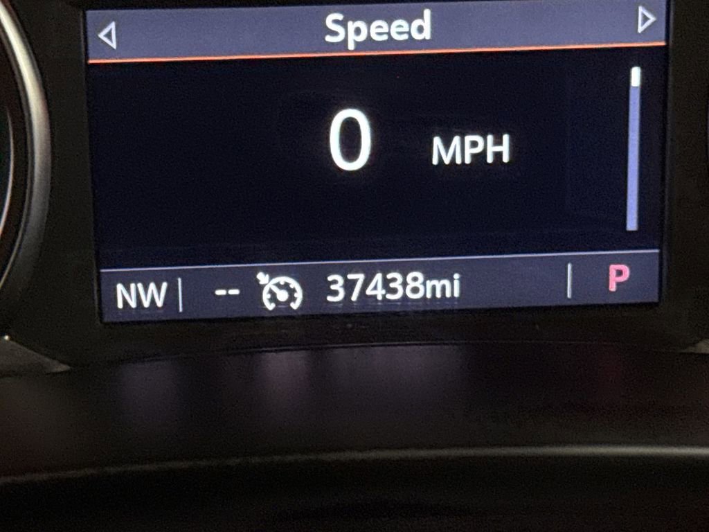 Used 2025 Chevrolet Blazer LT FWD image 13