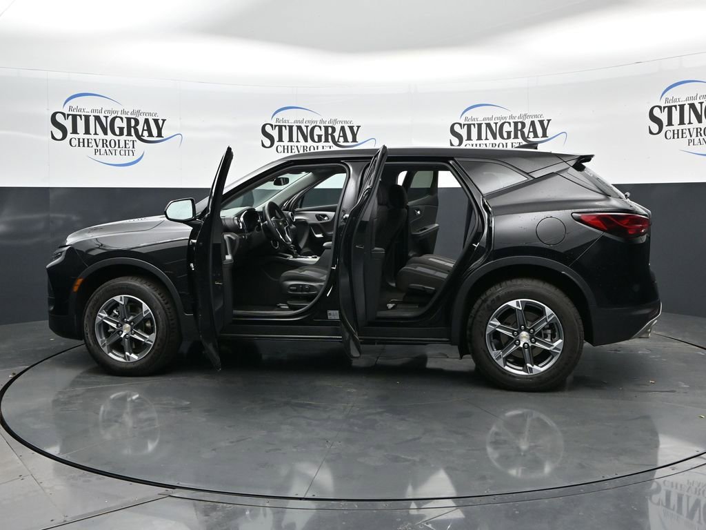 Used 2025 Chevrolet Blazer LT FWD image 37