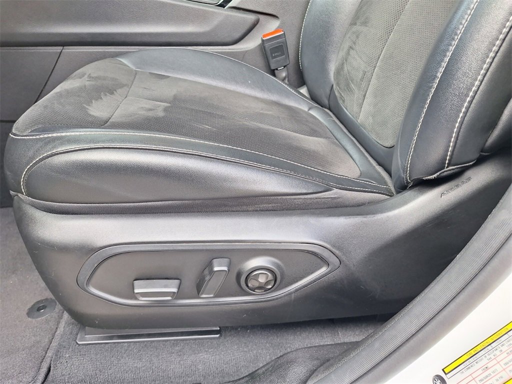 Used 2023 Jeep Grand Cherokee L Laredo image 32