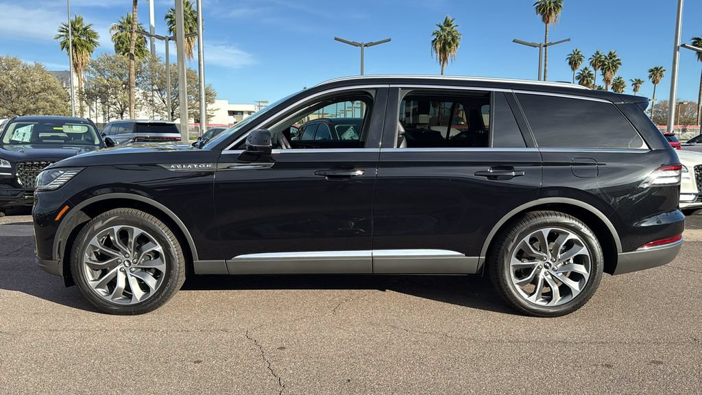 New 2025 Lincoln Aviator AWD w/ Equipment Group 101A image 3