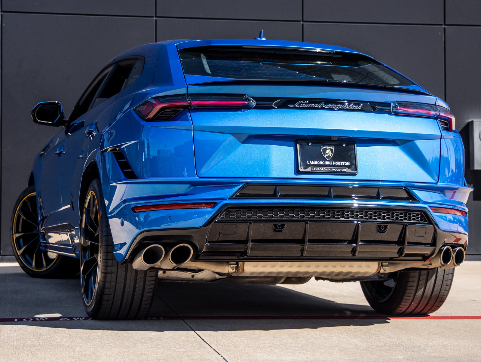 Used 2024 Lamborghini Urus S AWD/4WD image 6