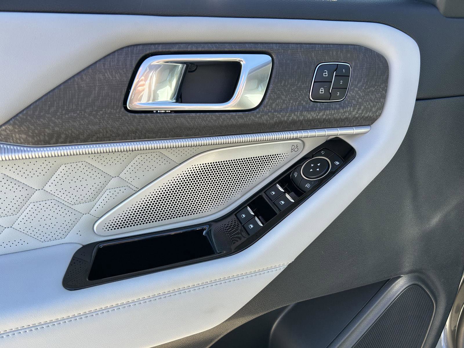 New 2026 Ford Explorer Platinum w/ LUX Leather Package image 18