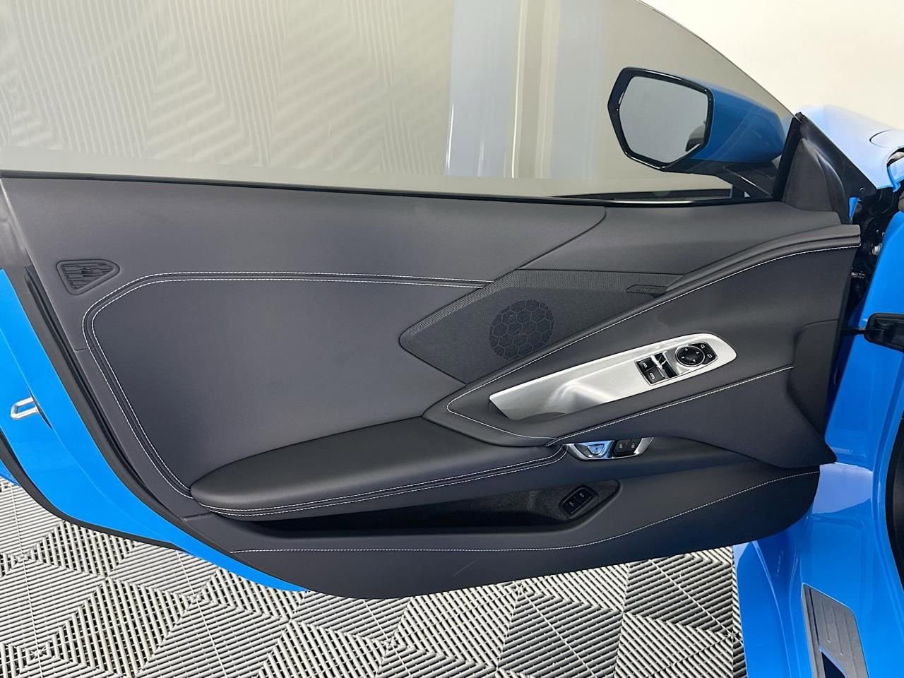 Used 2024 Chevrolet Corvette Stingray Coupe w/ 1LT image 30