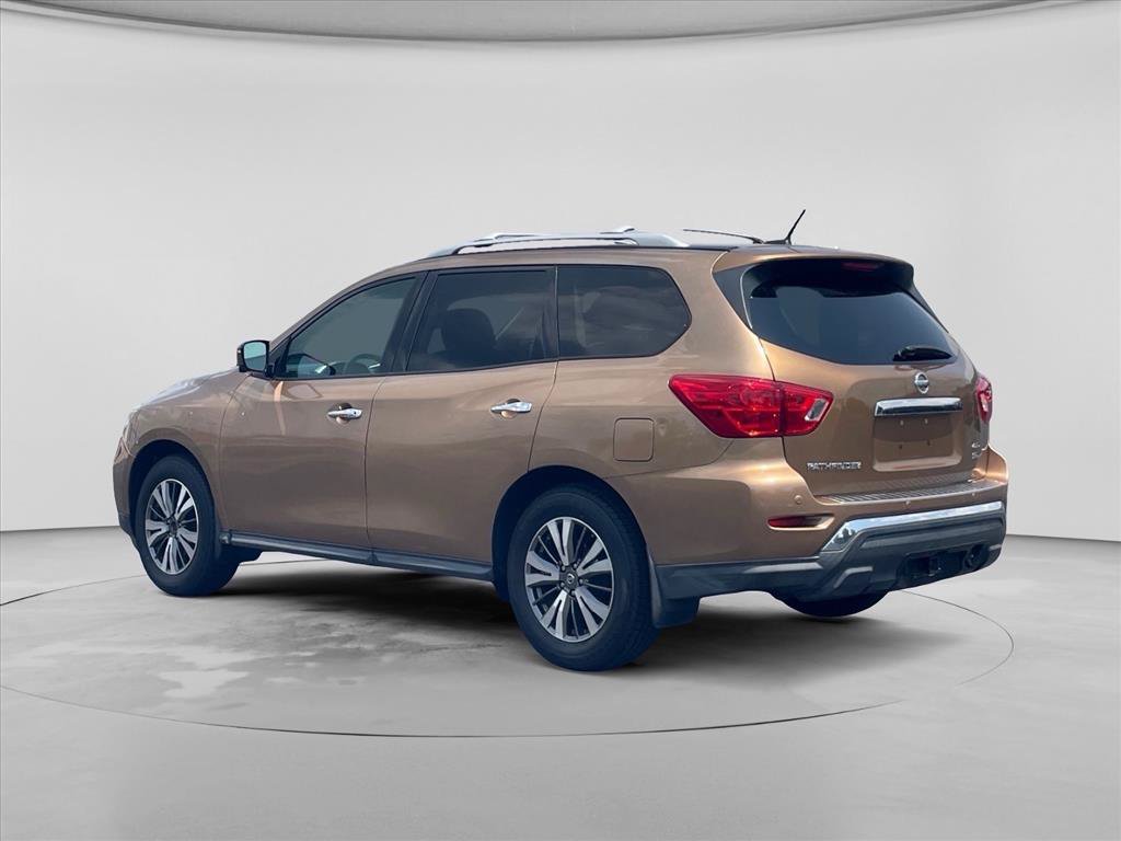 Used 2017 Nissan Pathfinder SL w/ SL Premium Package AWD/4WD image 5