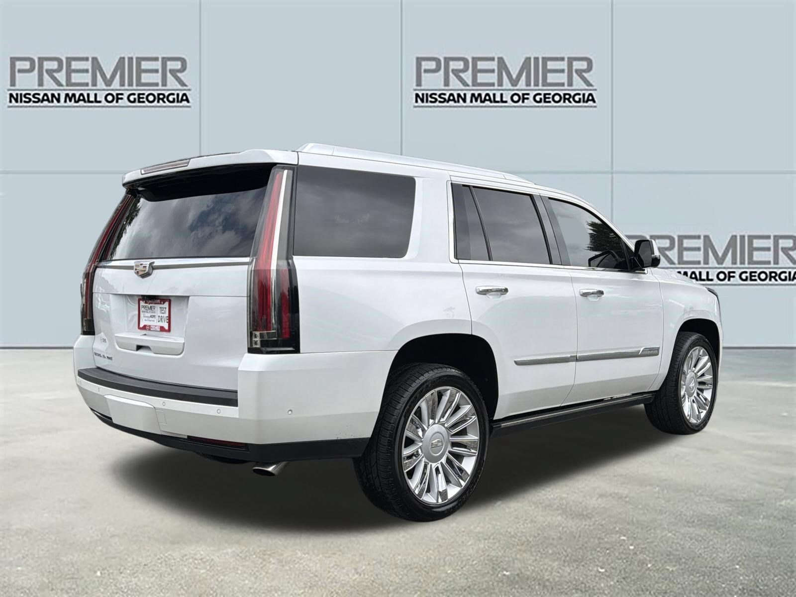 Used 2017 Cadillac Escalade Platinum AWD/4WD image 34