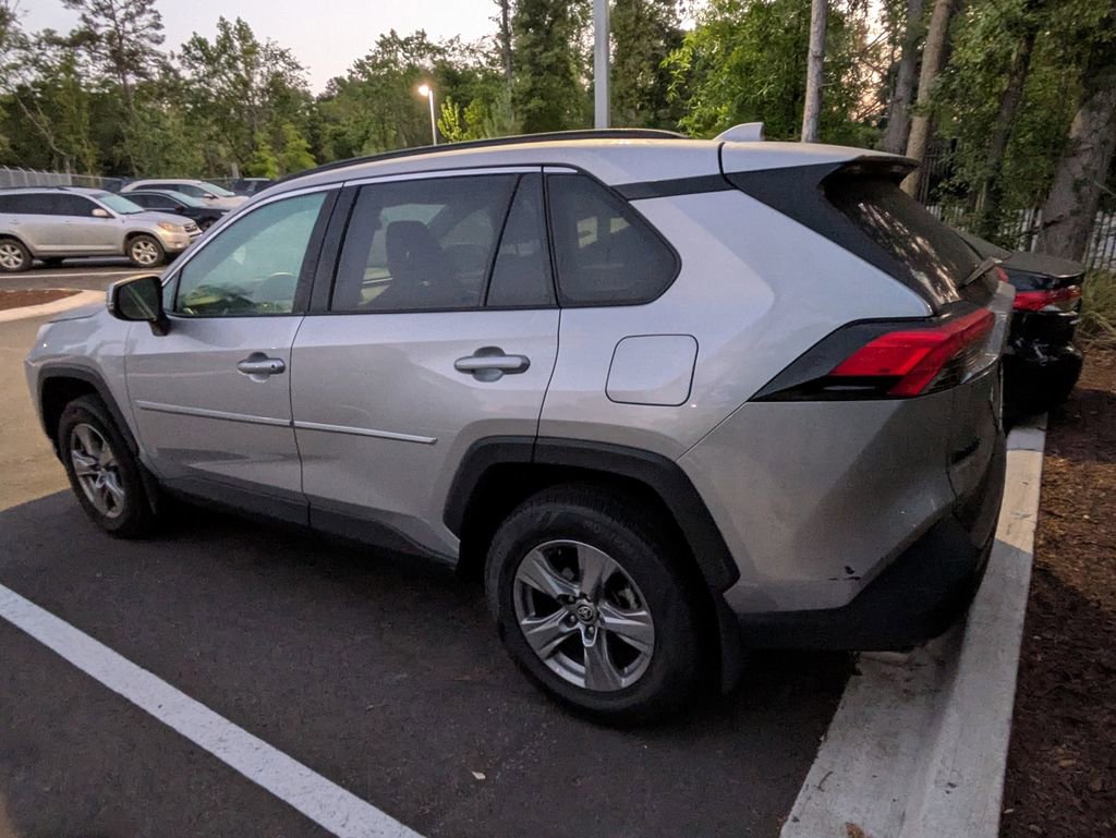 Used 2024 Toyota RAV4 XLE w/ Convenience Package image 5