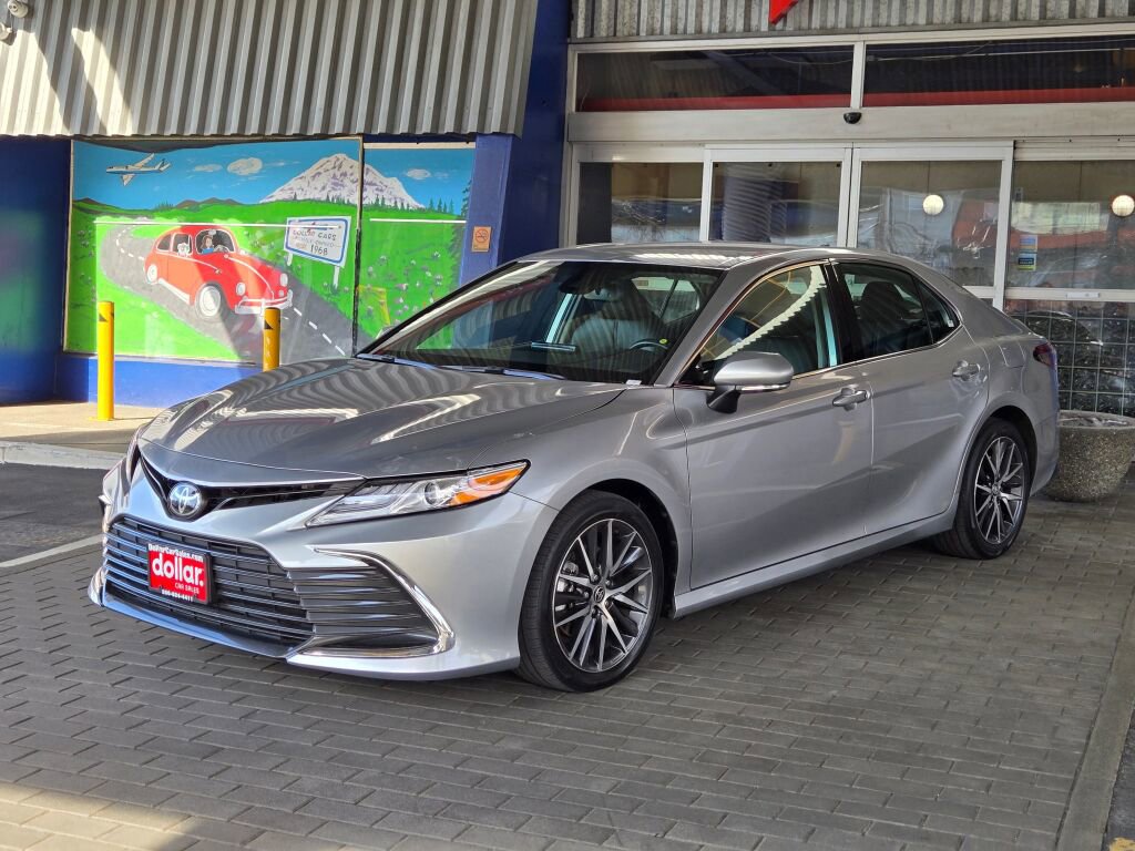 Used 2024 Toyota Camry XLE w/ Cold Weather Package FWD image 1