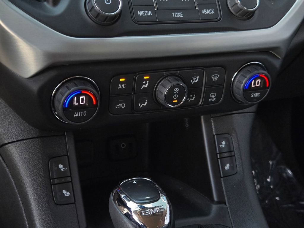 Used 2017 GMC Acadia SLT image 26