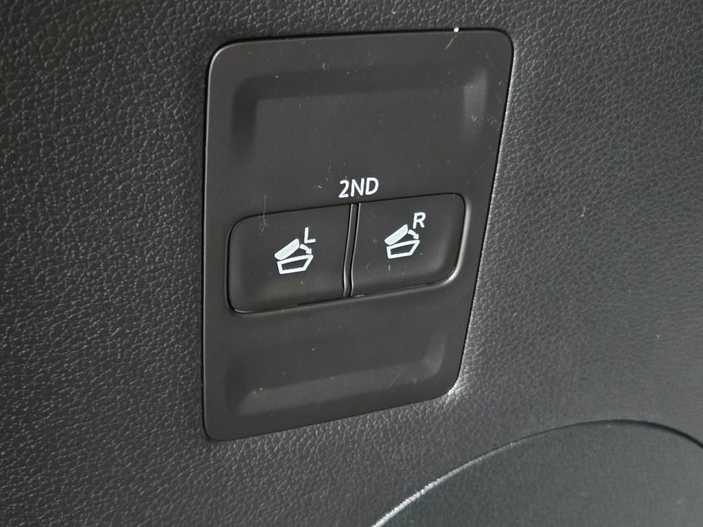 Used 2022 Hyundai Palisade SE image 12