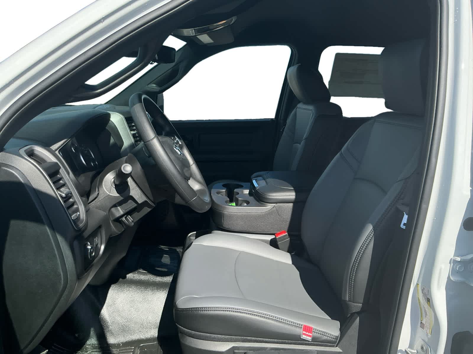 New 2026 RAM 3500 Tradesman AWD/4WD image 10