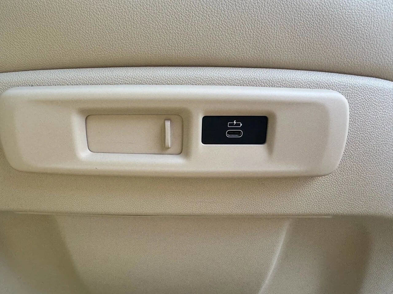 Used 2019 BMW X5 xDrive40i w/ Convenience Package image 18