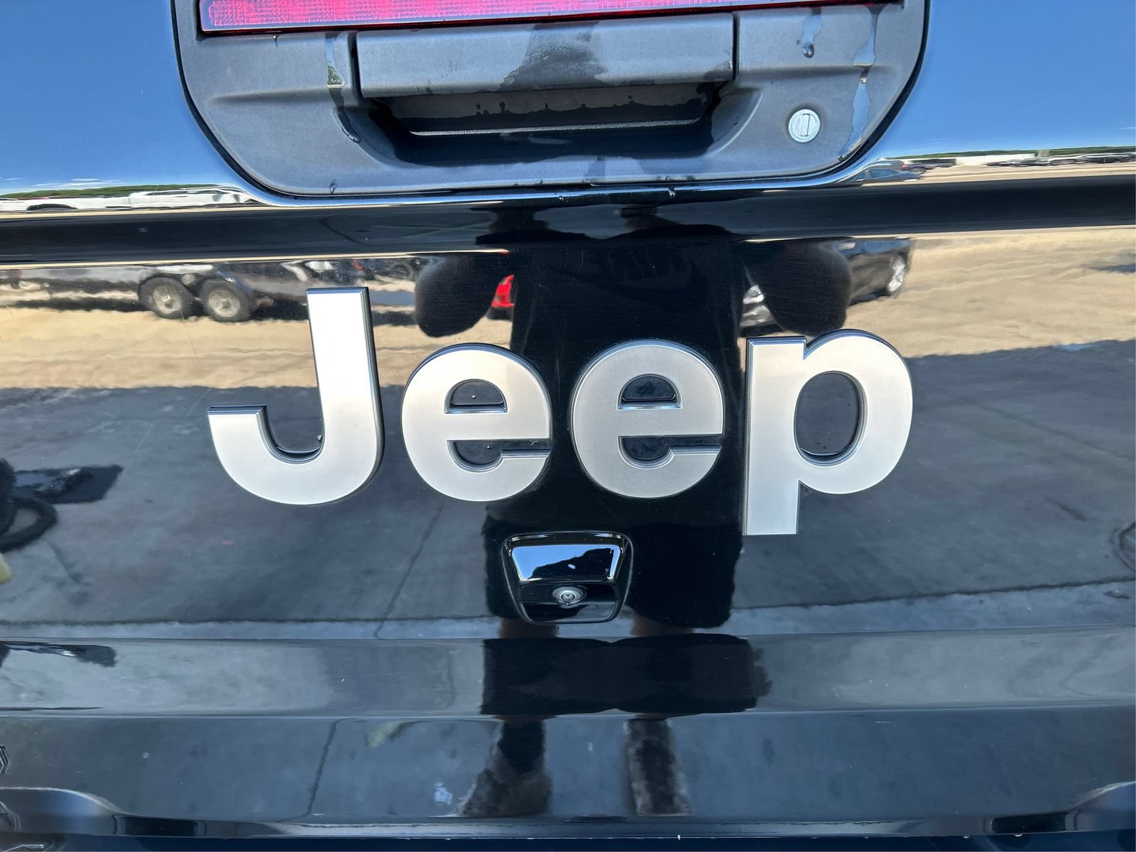 Used 2021 Jeep Gladiator Overland w/ Popular Equipment Package AWD/4WD image 23