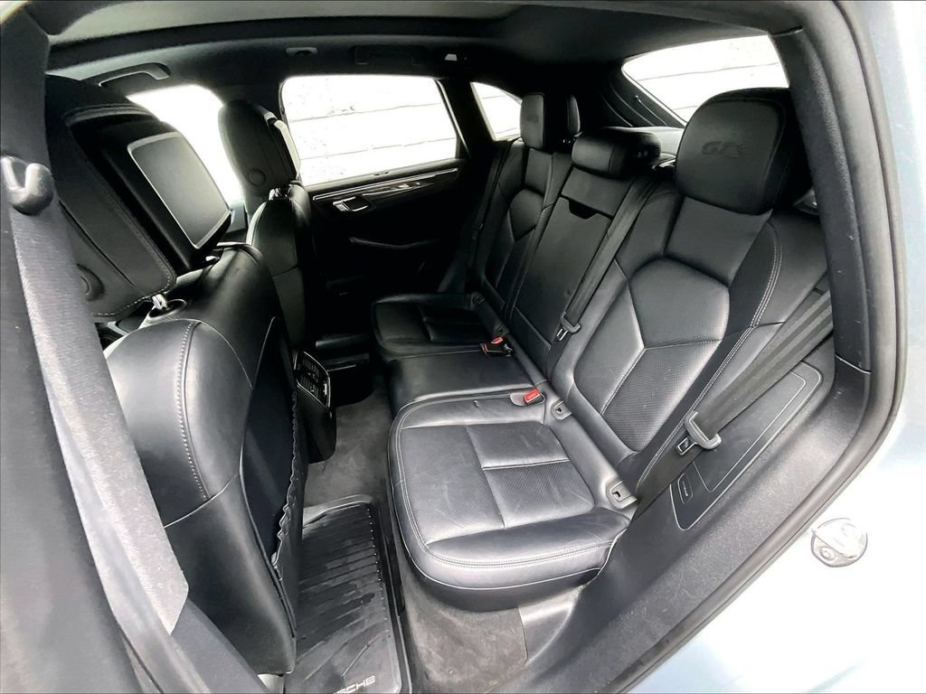 Used 2017 Porsche Macan GTS AWD/4WD image 22