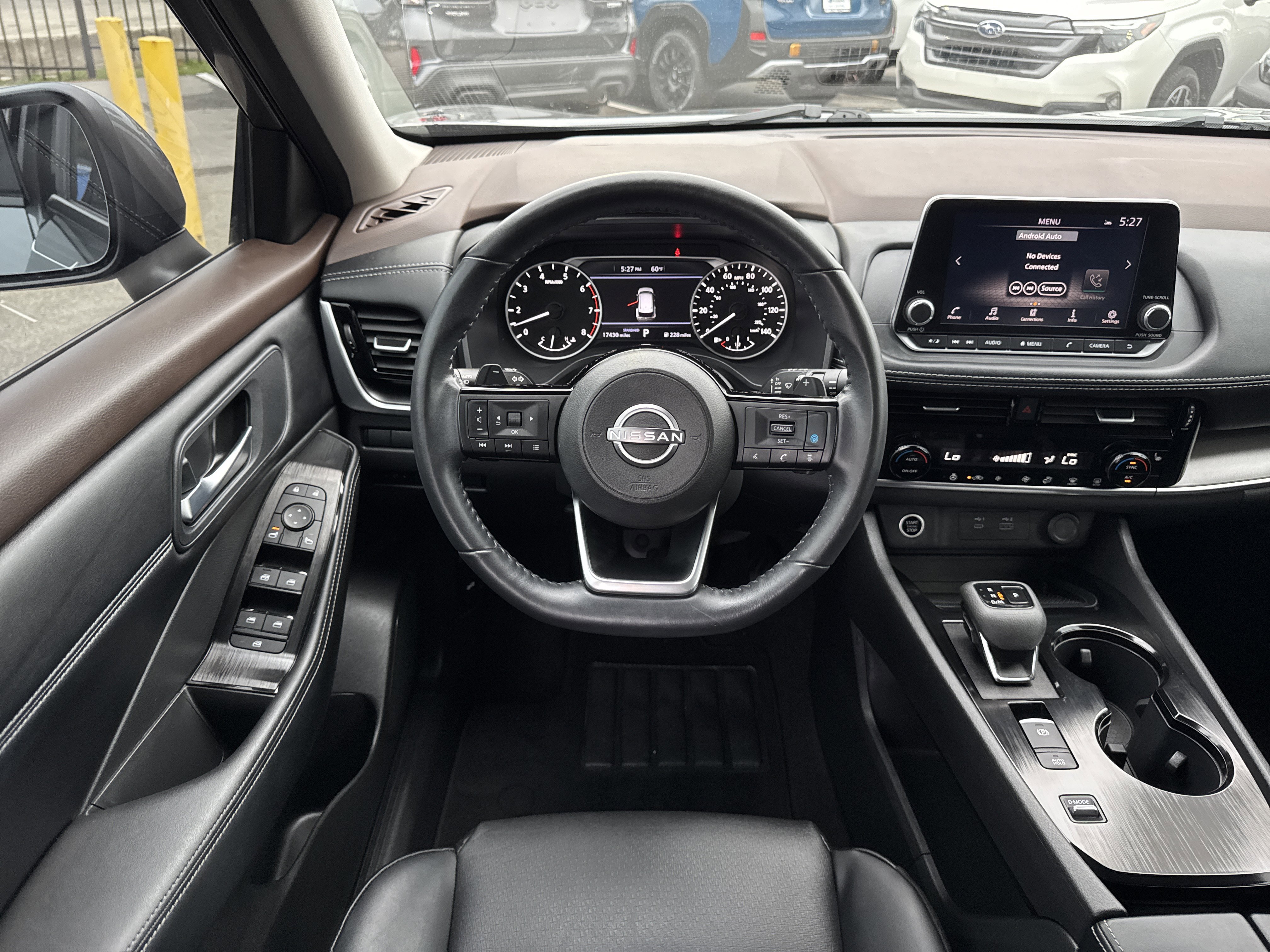 Used 2023 Nissan Rogue SV w/ SV Premium Package image 11