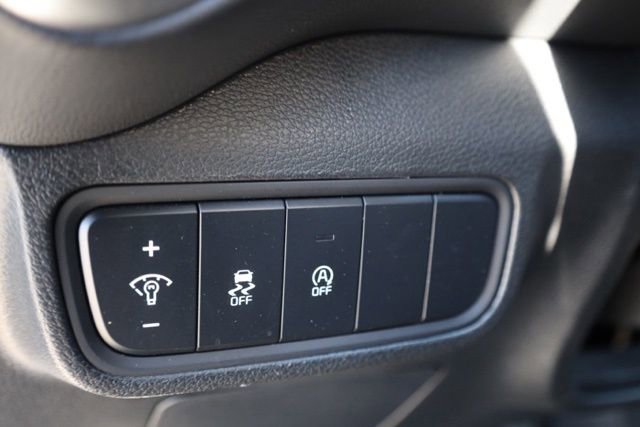 Used 2025 Kia Soul LX image 17