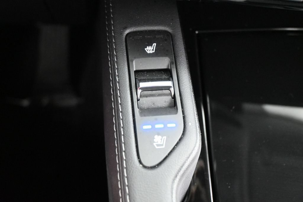 Used 2025 Kia Telluride EX w/ EX Captain's Chair Package FWD image 24