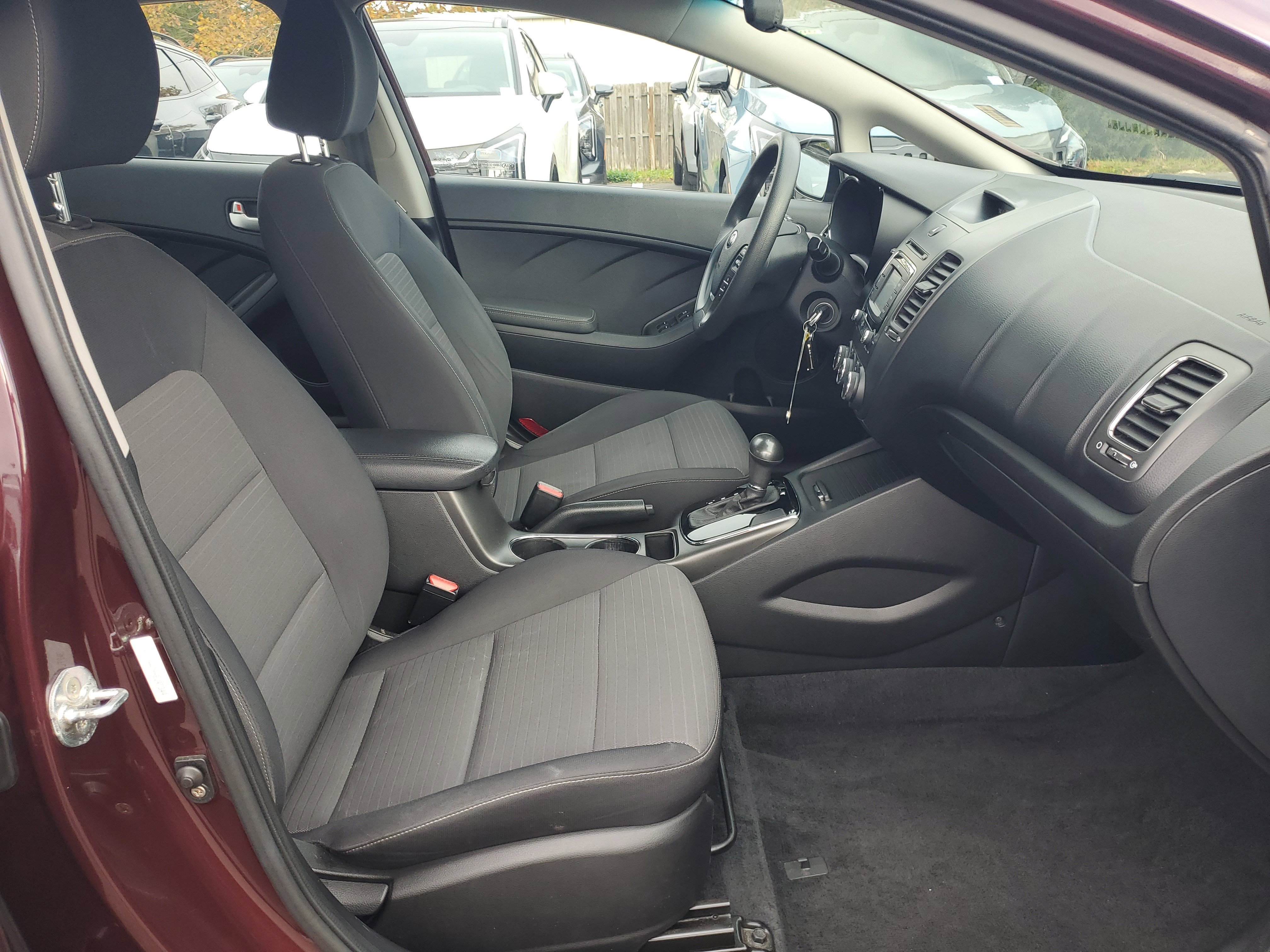 Used 2017 Kia Forte LX w/ LX Popular Package image 7