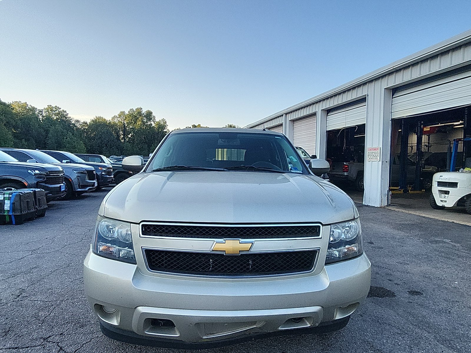 Used 2013 Chevrolet Suburban LS w/ Convenience Package 1 AWD/4WD image 8