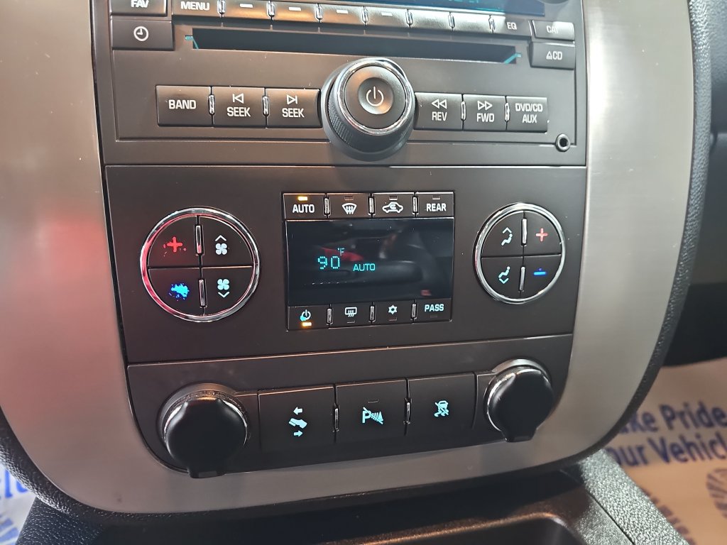 Used 2010 Chevrolet Suburban LT AWD/4WD image 27