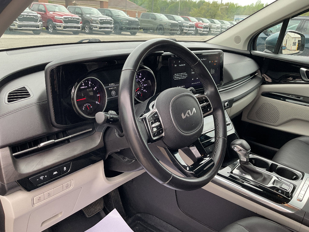 Used 2022 Kia Carnival EX FWD image 10
