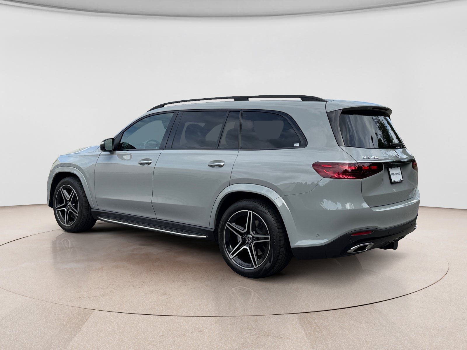 Used 2024 Mercedes-Benz GLS 450 4MATIC image 3