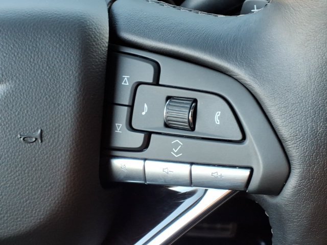Used 2024 Cadillac Escalade ESV Sport w/ LPO, ONYX Package AWD/4WD image 10