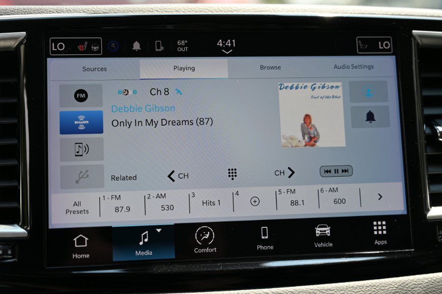 Used 2024 Chrysler Pacifica Touring-L FWD image 29