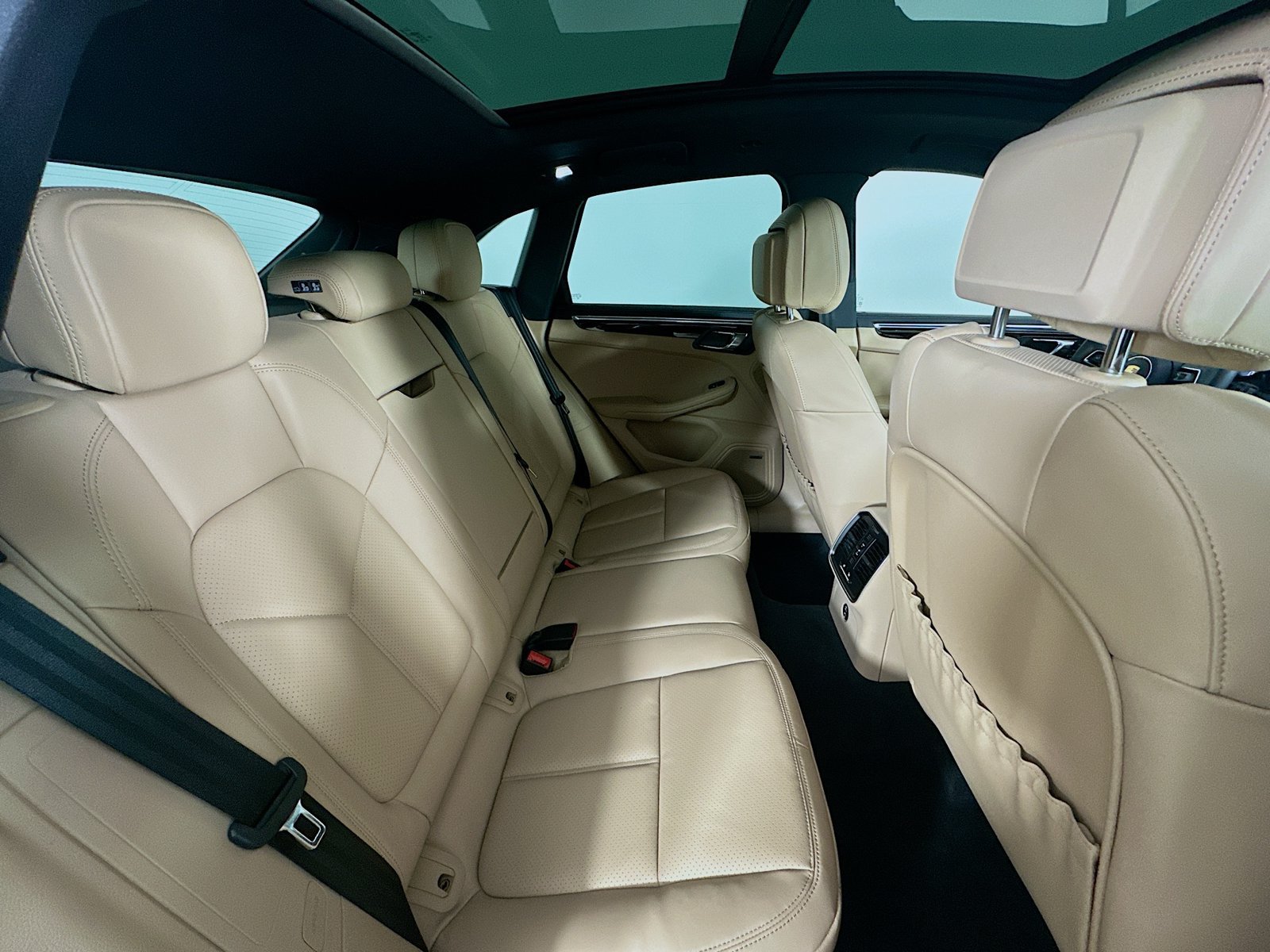 New 2026 Porsche Macan AWD/4WD image 44