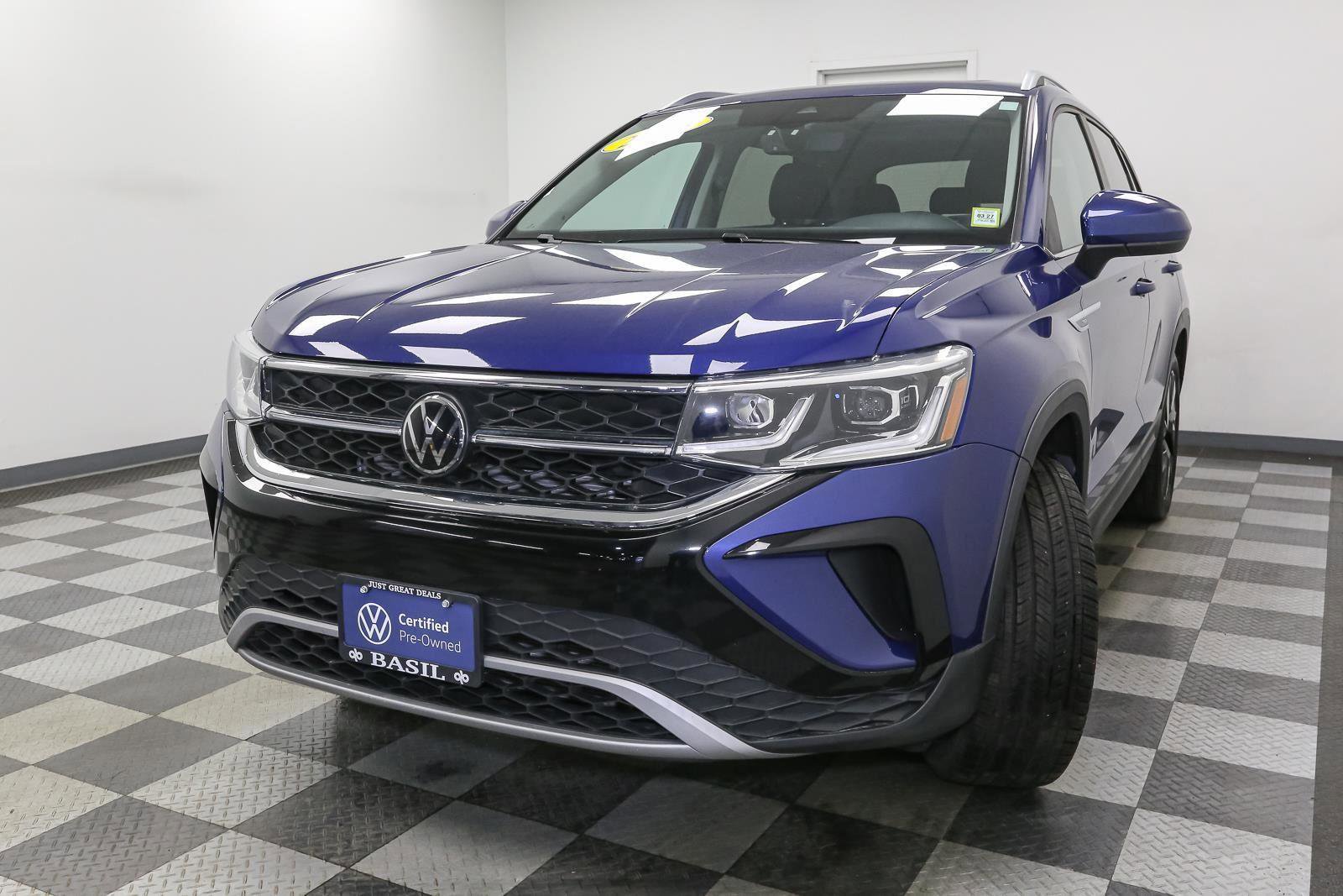 Certified 2024 Volkswagen Taos SEL image 5