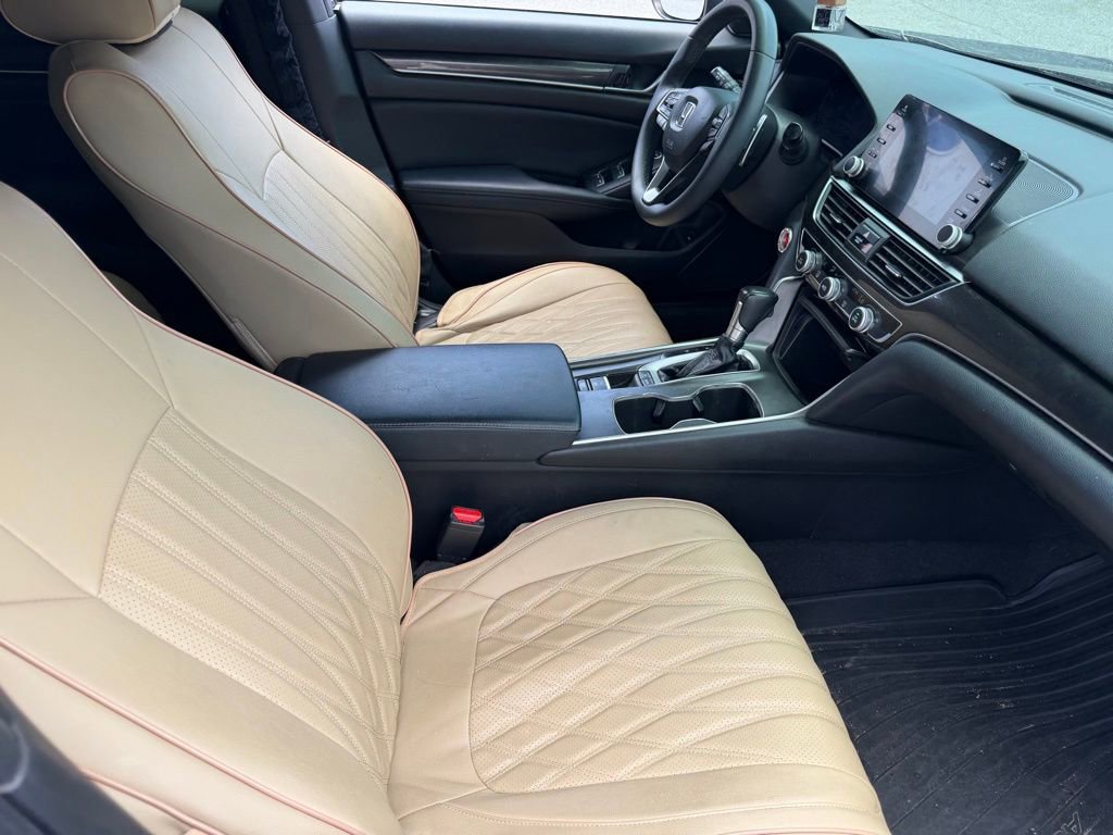 Used 2018 Honda Accord Sport image 15