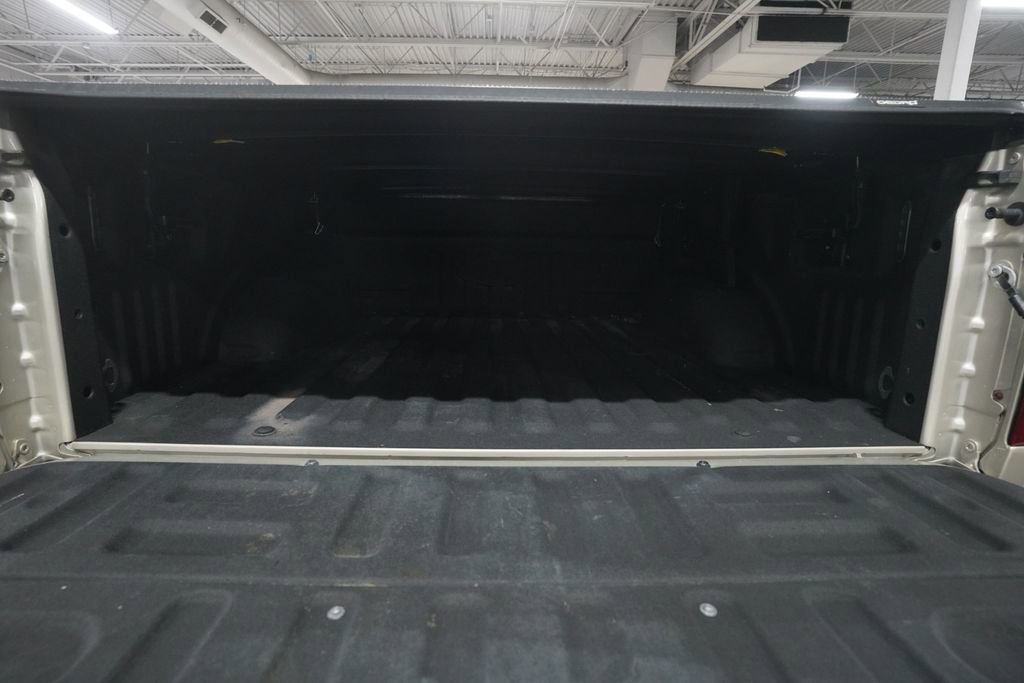 Used 2017 Ford F150 Lariat w/ Equipment Group 502A Luxury AWD/4WD image 10