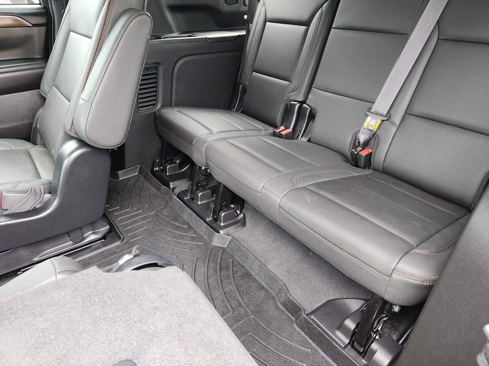 Used 2023 Chevrolet Suburban High Country image 14