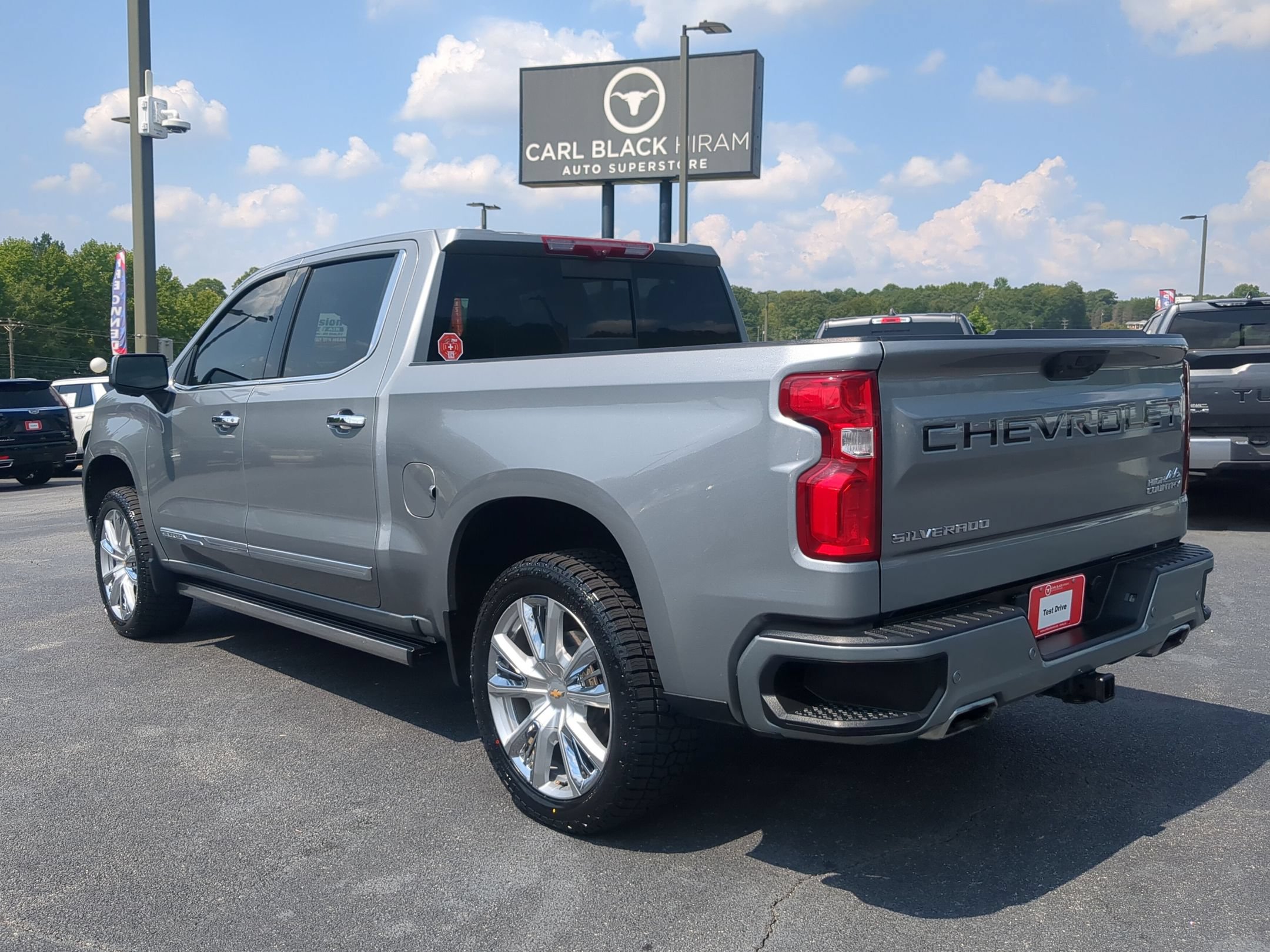 Used 2023 Chevrolet Silverado 1500 High Country w/ High Country Premium Package AWD/4WD image 7