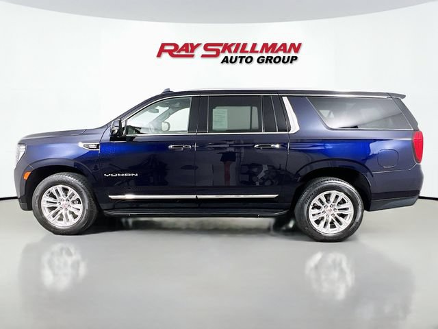 Used 2023 GMC Yukon XL SLT w/ SLT Premium Package AWD/4WD image 4
