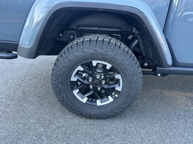 New 2026 Jeep Gladiator Rubicon w/ Technology Group image 17