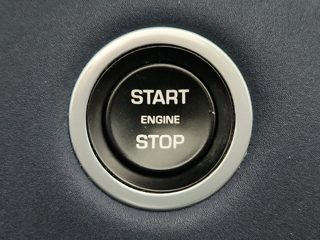Used 2020 Land Rover Range Rover Evoque SE AWD/4WD image 17