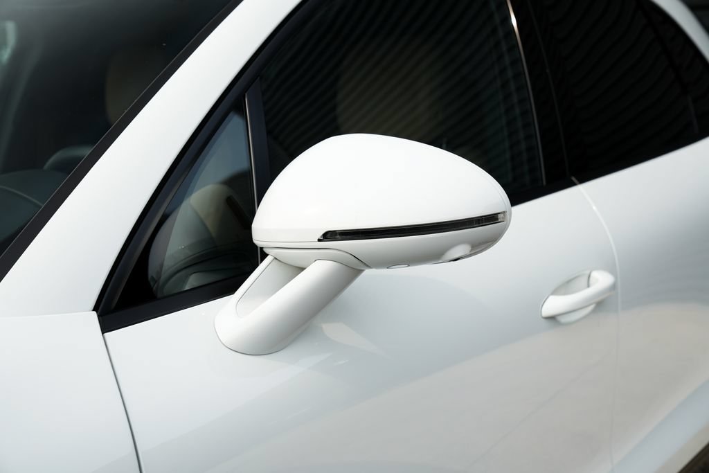 Certified 2024 Porsche Macan AWD/4WD image 9