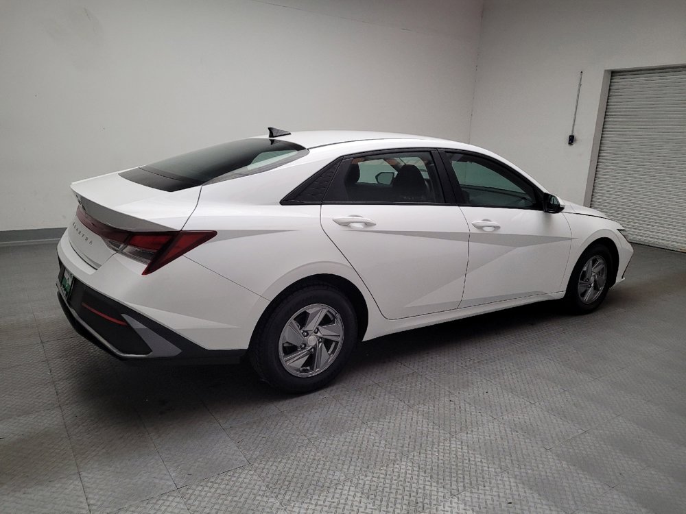 Used 2024 Hyundai Elantra SE image 10