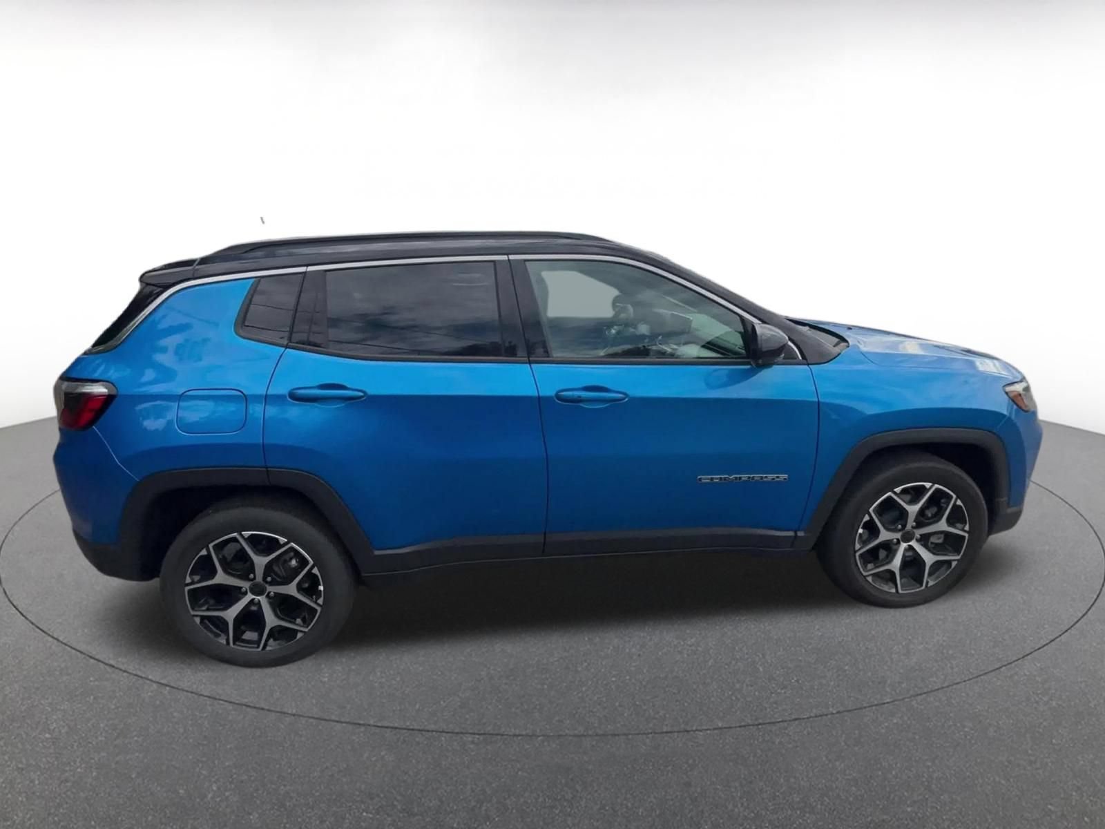 Used 2025 Jeep Compass Limited AWD/4WD image 16