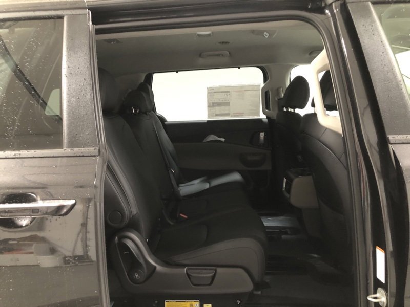 New 2026 Kia Carnival EX image 12