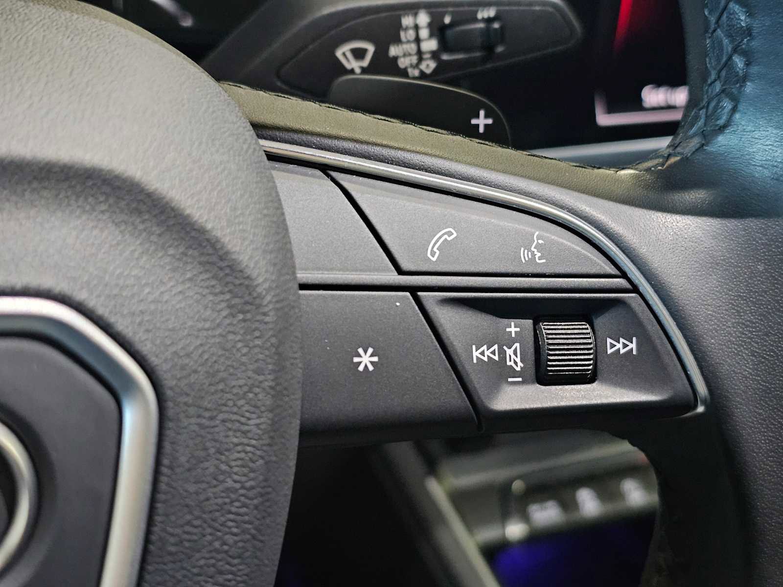 Used 2024 Audi Q3 2.0T Premium Plus image 28