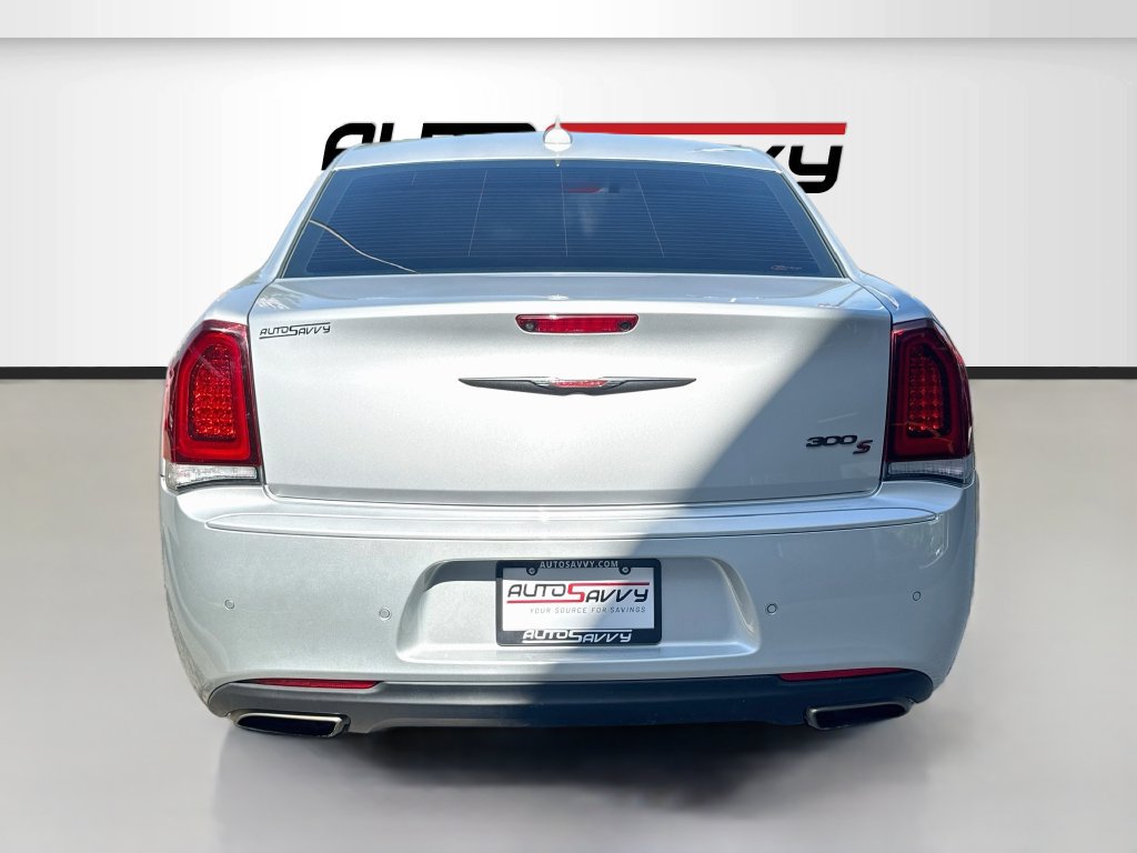 Used 2022 Chrysler 300 S w/ Comfort Group RWD image 6