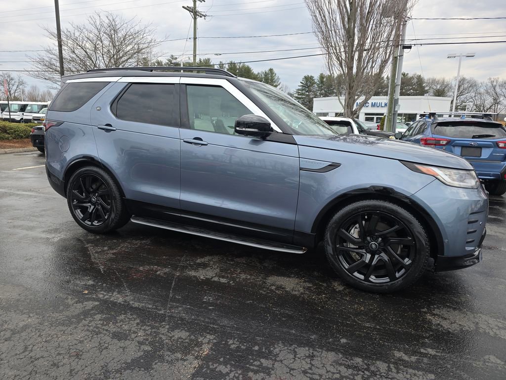 Used 2023 Land Rover Discovery S R-Dynamic image 9